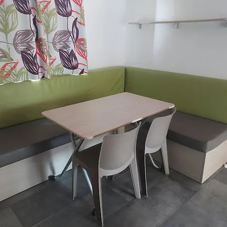 Mobil-home 4-6 Personnes Kemping